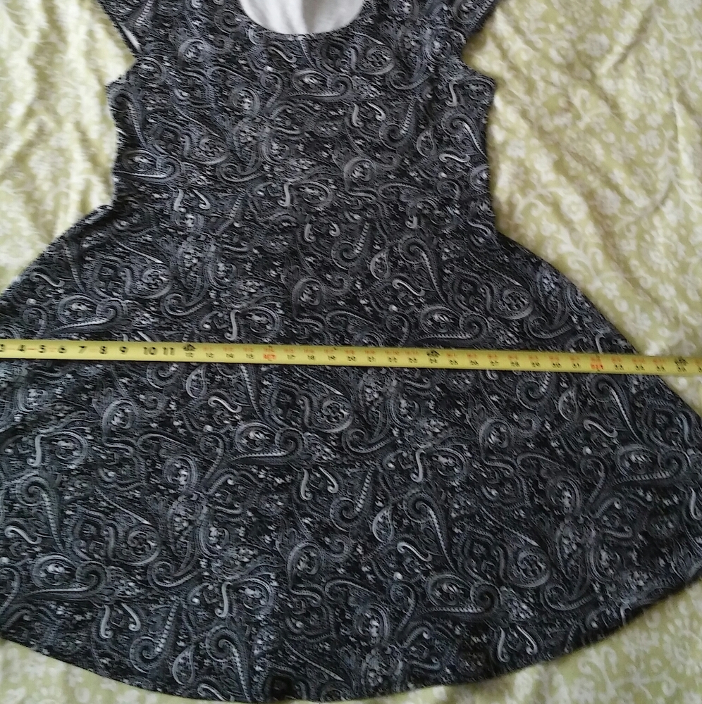 Pinc Skater Dress - Picture 7 of 8